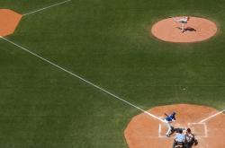 CBA季后赛八强战对决在即！上海申花演练定位球，波士顿凯尔特人密集防守应对的简单介绍