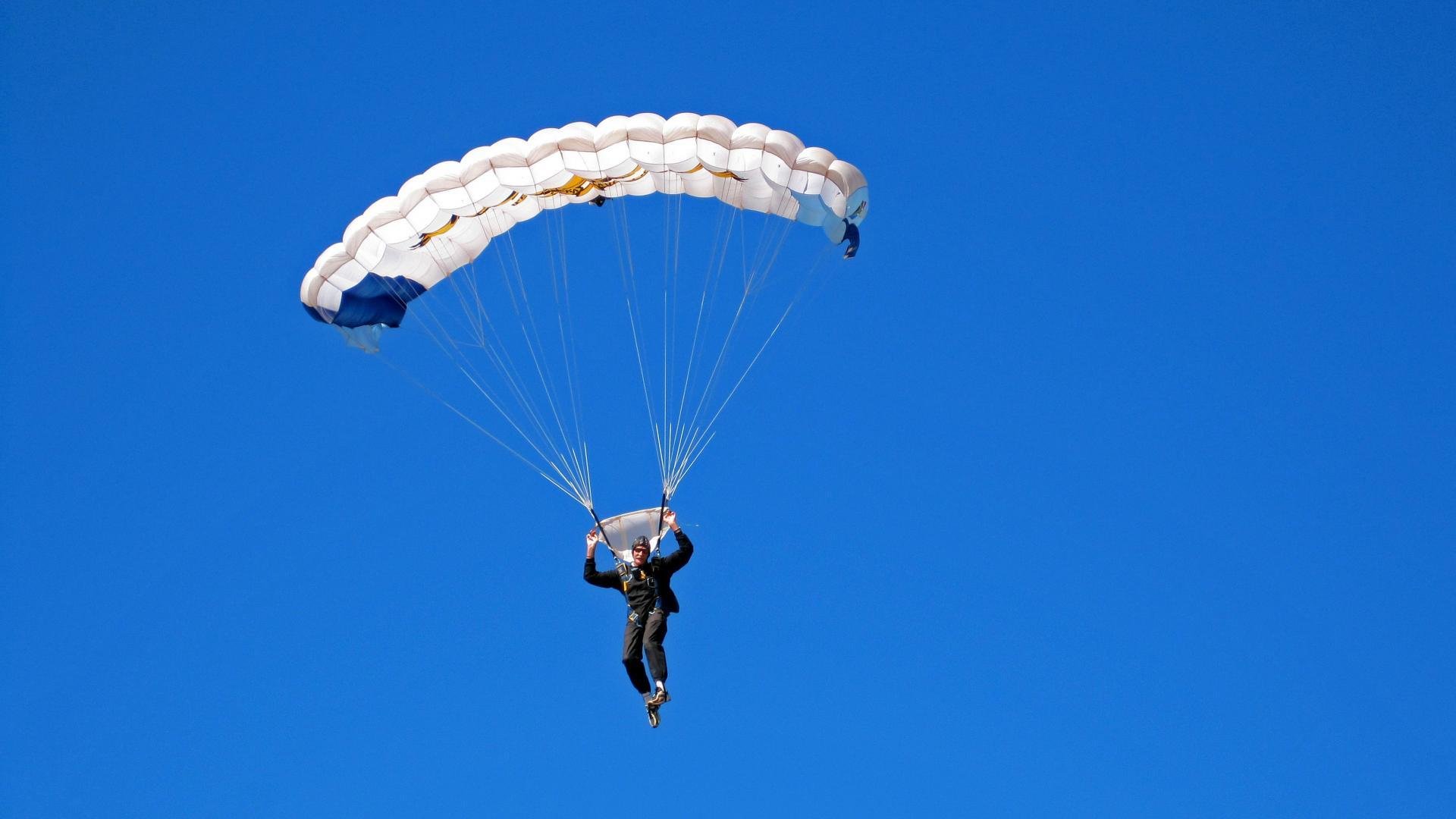  格列兹曼高清壁纸 